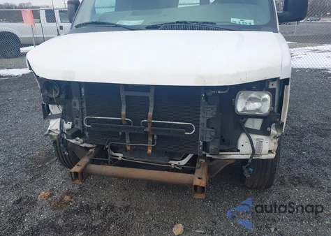 2012 Chevrolet Express 2500 Work Van z USA, uszkodzony, nr VIN 1GCWGFCA3C1165102